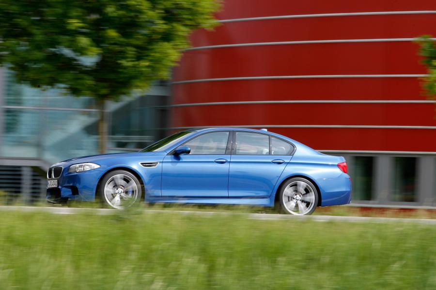  BMW M5 2012 года  (фото 44 из 319)